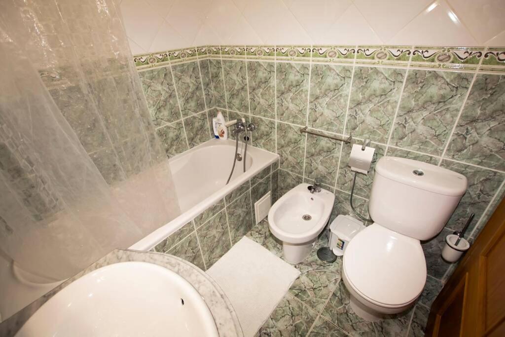 Апартаменти Casa Da Elsa- Estacionamento Privado Gratuito Ґафанья-да-Назаре Екстер'єр фото