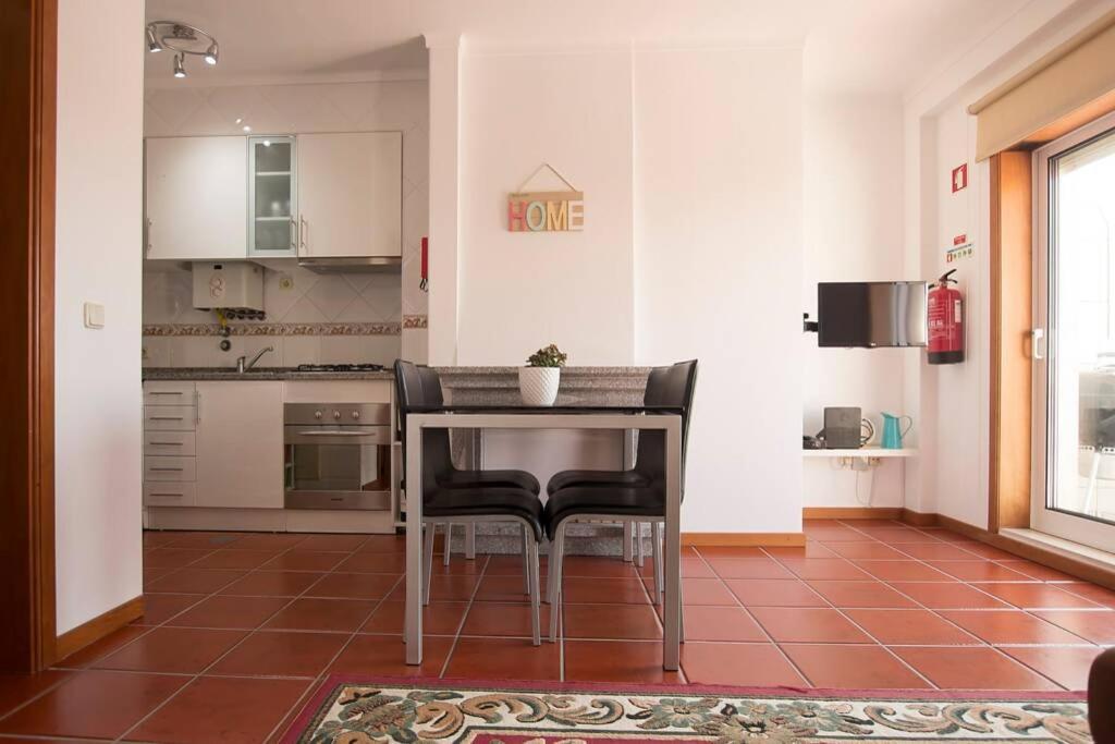 Апартаменти Casa Da Elsa- Estacionamento Privado Gratuito Ґафанья-да-Назаре Екстер'єр фото